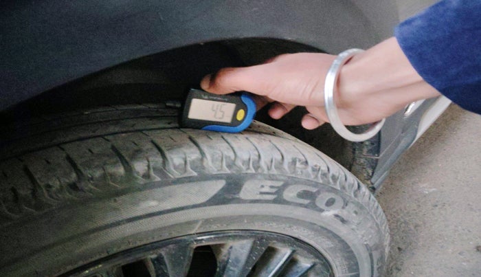 2021 Maruti XL6 ALPHA AT, Petrol, Automatic, 26,185 km, tyre