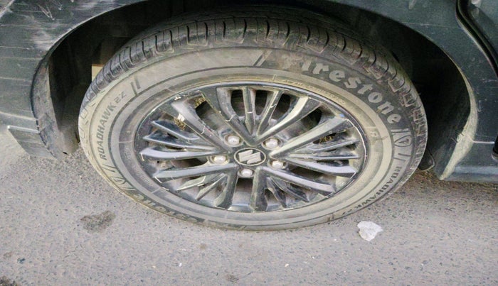 2021 Maruti XL6 ALPHA AT, Petrol, Automatic, 26,185 km, tyre