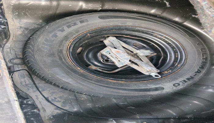 2016 Renault Kwid RXT 0.8, Petrol, Manual, 87,245 km, tyre