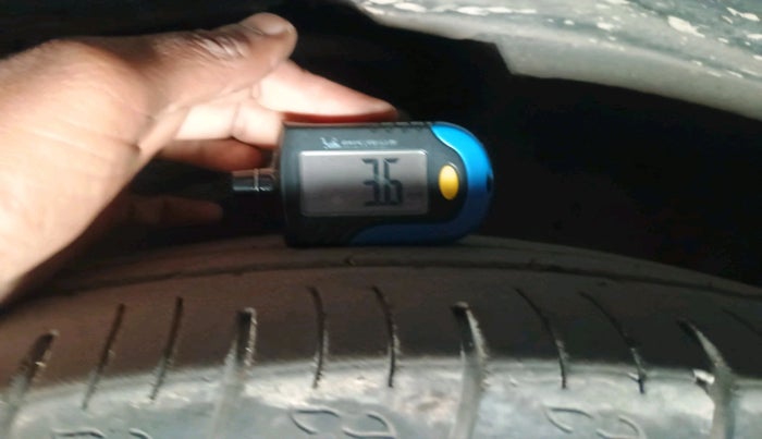 2013 Honda CRV 2.4L 4WD AVN AT, Petrol, Automatic, 2,26,113 km, tyre