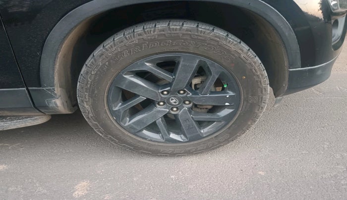 2022 Tata Safari XT PLUS DARK EDITION, Diesel, Manual, 67,038 km, tyre