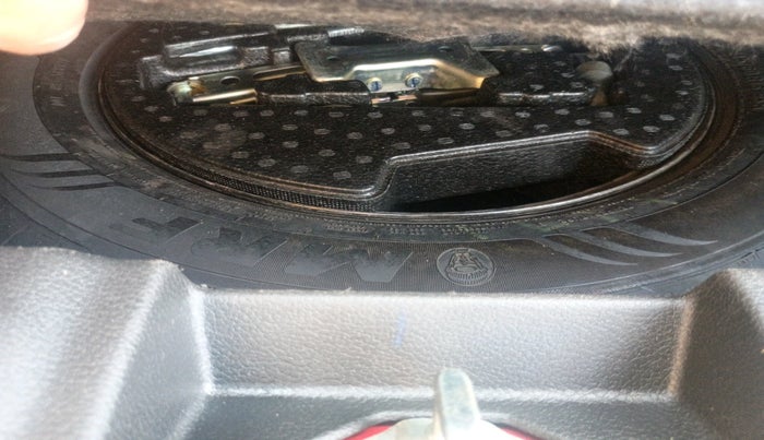 2024 Maruti BREZZA VXI S-CNG, Petrol, Manual, 13,304 km, tyre