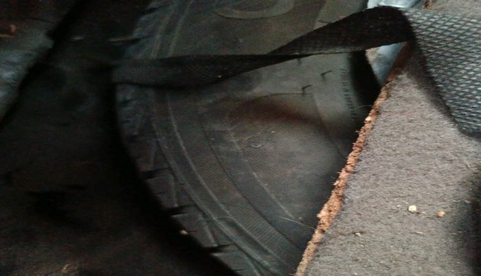 2011 Hyundai i10 ERA 1.1, Petrol, Manual, 84,113 km, tyre