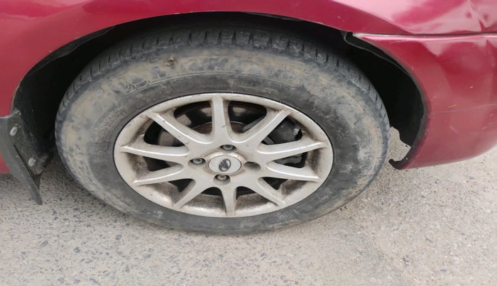 2013 Mahindra Verito 1.5 D6, Diesel, Manual, 1,19,692 km, tyre