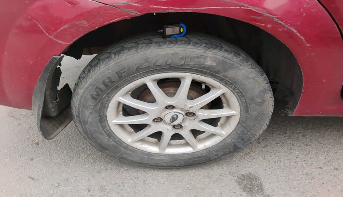 2013 Mahindra Verito 1.5 D6, Diesel, Manual, 1,19,692 km, tyre