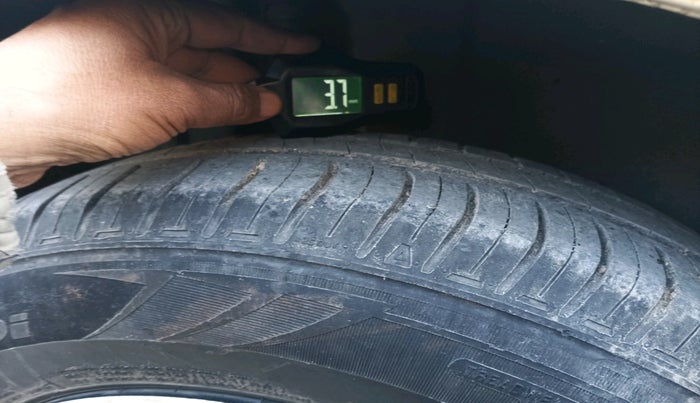 2013 Maruti Swift VXI, Petrol, Manual, 78,187 km, tyre