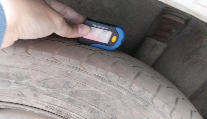 2011 Maruti Swift Dzire VXI, Petrol, Manual, 1,00,000 km, tyre