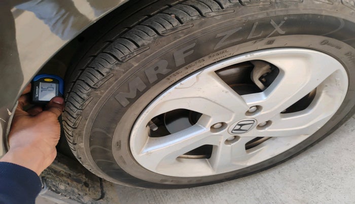 2017 Honda City 1.5L I-VTEC V MT, Petrol, Manual, 1,06,636 km, tyre