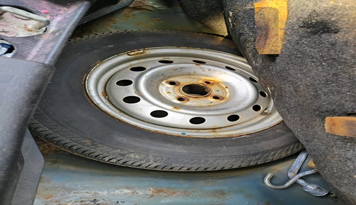 2013 Maruti Swift LXI, Petrol, Manual, 36,046 km, tyre