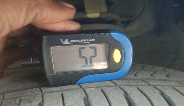 2024 Hyundai AURA SX 1.2 CNG, Petrol, Manual, 17,502 km, tyre