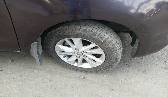 2018 Toyota Innova Crysta 2.4 VX 8 STR, Diesel, Manual, 1,65,647 km, tyre