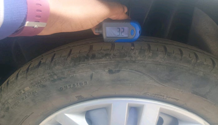 2021 Maruti Dzire LXI, Petrol, Manual, 31,367 km, tyre