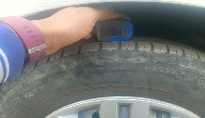 2021 Maruti Dzire LXI, Petrol, Manual, 31,367 km, tyre