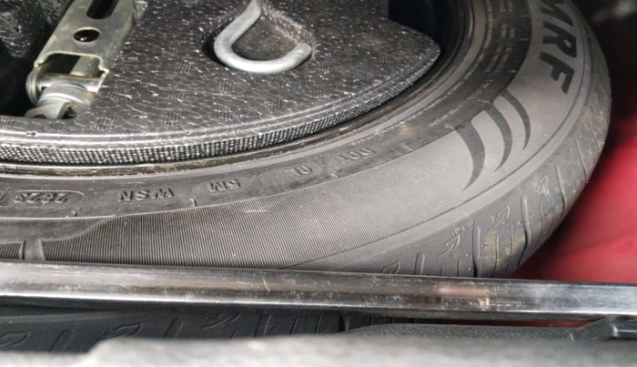 2023 Maruti BREZZA LXI S- CNG, Petrol, Manual, 60,098 km, tyre