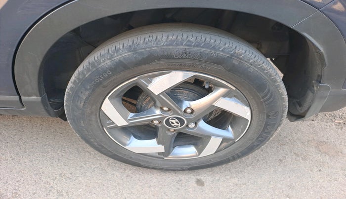 2019 Hyundai VENUE SX(O) 1.4 CRDI, Diesel, Manual, 1,29,367 km, tyre