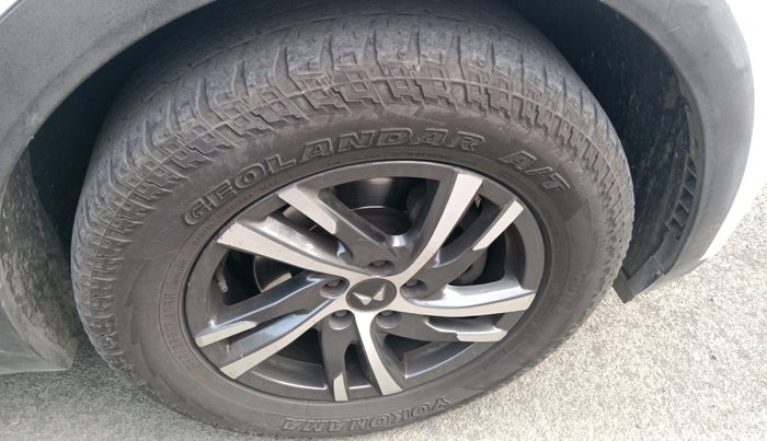 2022 Mahindra XUV700 AX 5 D AT 7 STR, Diesel, Automatic, 1,08,075 km, tyre