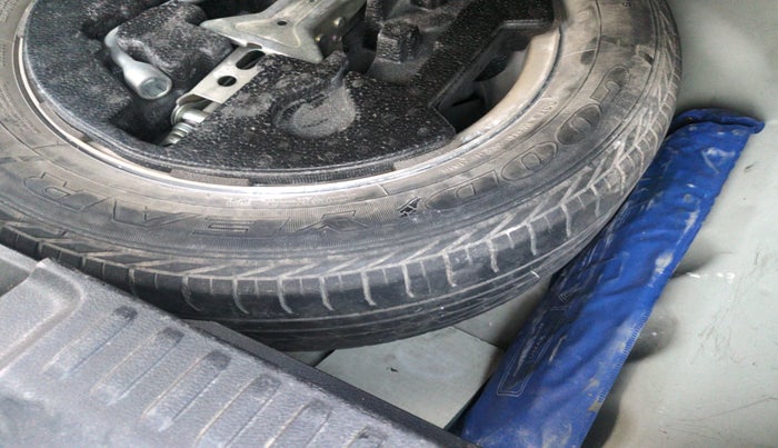 2018 Maruti Vitara Brezza ZDI PLUS, Diesel, Manual, 96,573 km, tyre