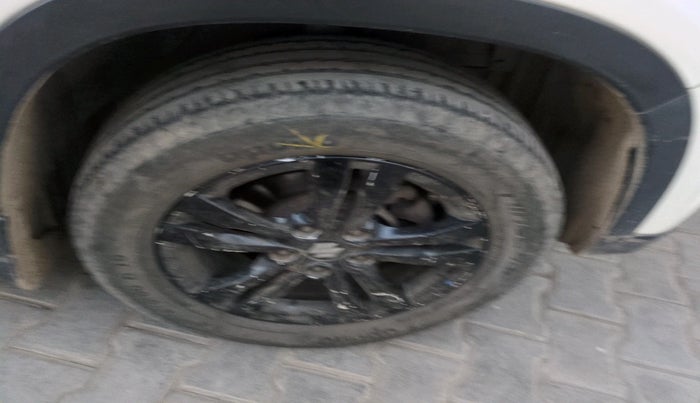 2018 Maruti Vitara Brezza ZDI PLUS, Diesel, Manual, 96,573 km, tyre