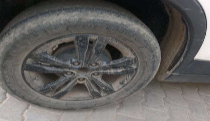 2018 Maruti Vitara Brezza ZDI PLUS, Diesel, Manual, 96,573 km, tyre