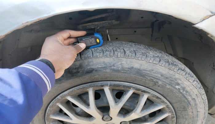 2013 Maruti Swift VXI, Petrol, Manual, 67,790 km, tyre