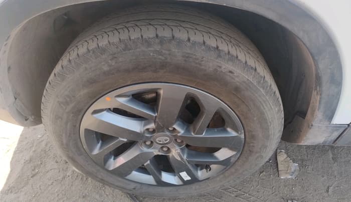 2021 Tata Safari XT, Diesel, Manual, 75,744 km, tyre
