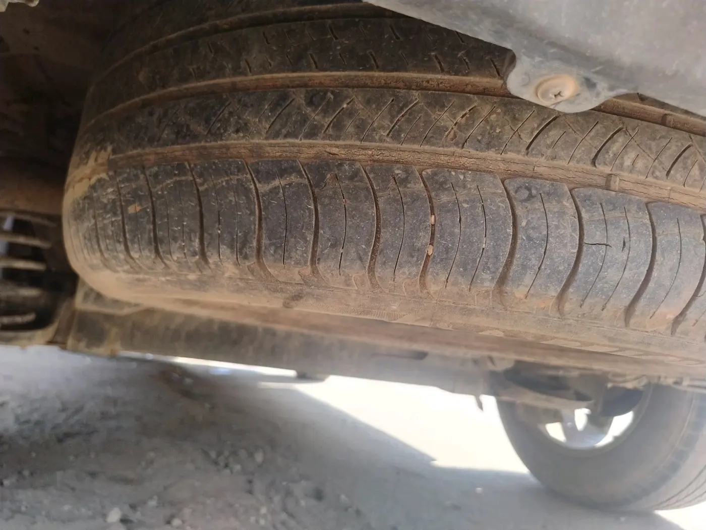 2021 Tata Safari XT, Diesel, Manual, 75,744 km, tyre
