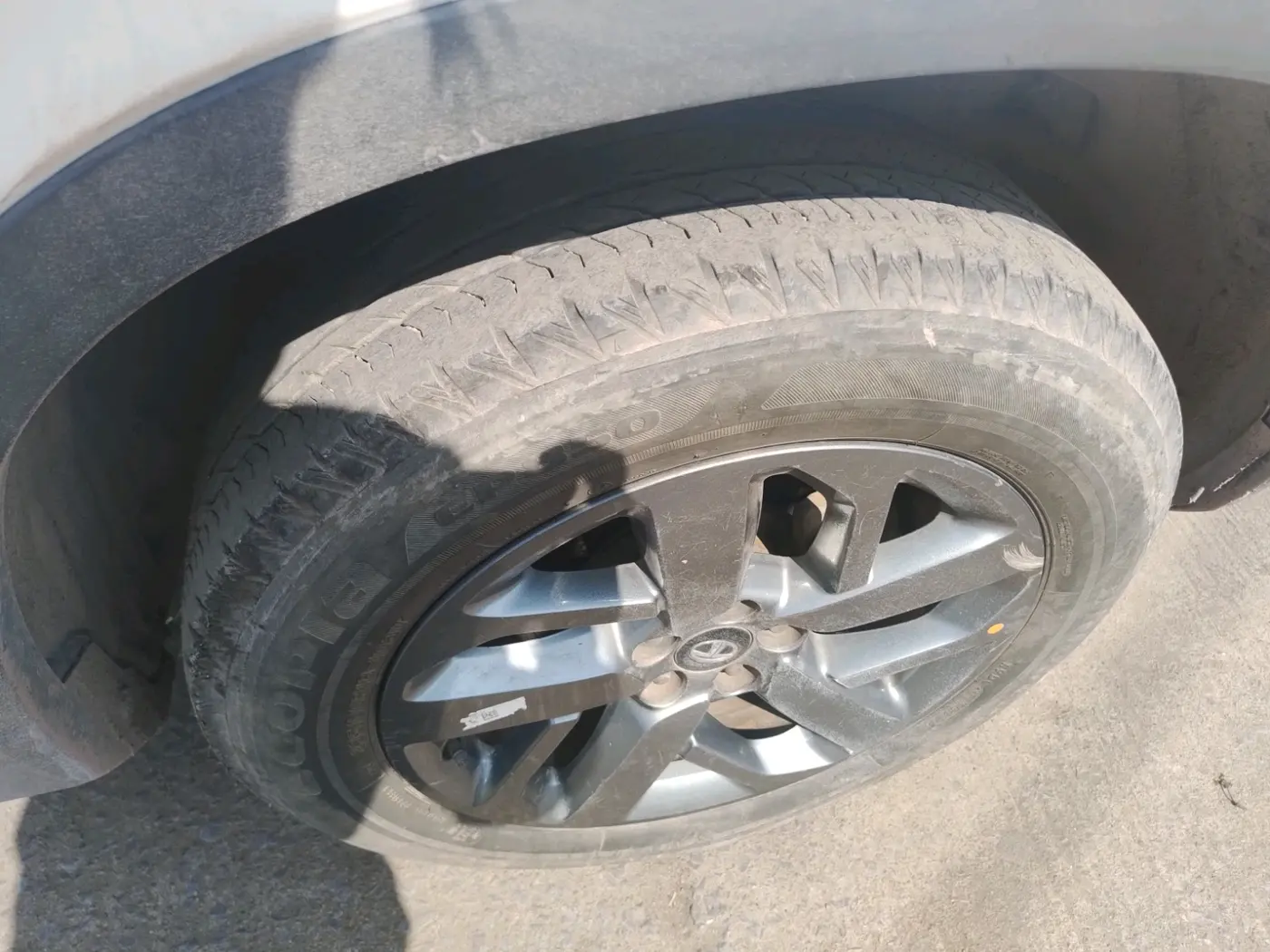2021 Tata Safari XT, Diesel, Manual, 75,744 km, tyre