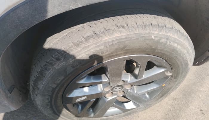 2021 Tata Safari XT, Diesel, Manual, 75,744 km, tyre
