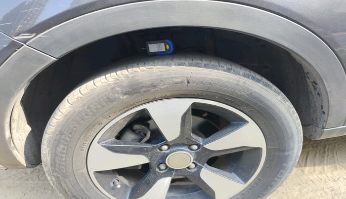 2019 Tata NEXON XZA PLUS PETROL DUAL TONE, Petrol, Automatic, 63,016 km, tyre