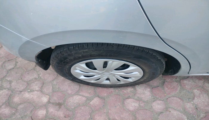 2025 Maruti Swift VXi (O) AMT, Petrol, Automatic, 9,935 km, tyre