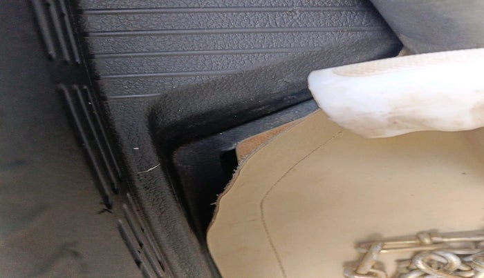 2017 Volkswagen Ameo HIGHLINE PLUS 1.5L AT 16 ALLOY, Diesel, Automatic, 1,18,149 km, tyre