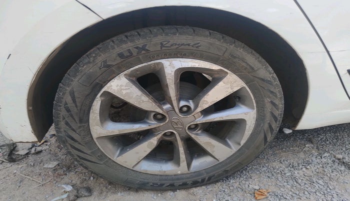 2015 Hyundai Elite i20 ASTA 1.2, Petrol, Manual, 1,45,107 km, tyre