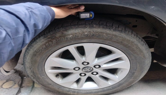 2018 Toyota Innova Crysta 2.8 GX AT 7 STR, Diesel, Automatic, 1,32,351 km, tyre