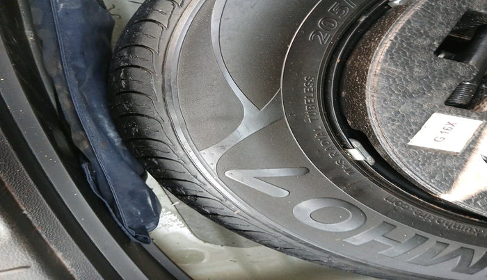 2016 Hyundai Creta SX PLUS 1.6 PETROL, Petrol, Manual, 94,027 km, tyre