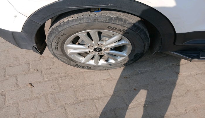 2016 Hyundai Creta SX PLUS 1.6 PETROL, Petrol, Manual, 94,027 km, tyre