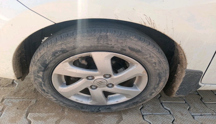 2015 Maruti Celerio ZXI, Petrol, Manual, 98,327 km, tyre