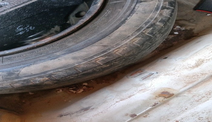 2015 Maruti Celerio ZXI, Petrol, Manual, 98,327 km, tyre