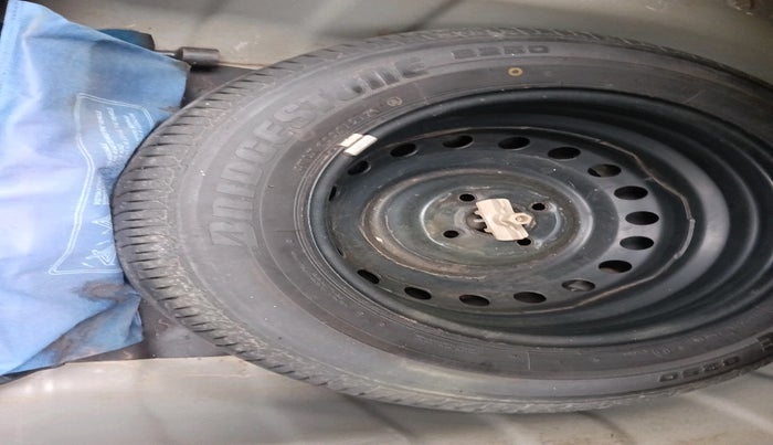 2017 Hyundai Verna 1.6 VTVT SX, Petrol, Manual, 63,065 km, tyre