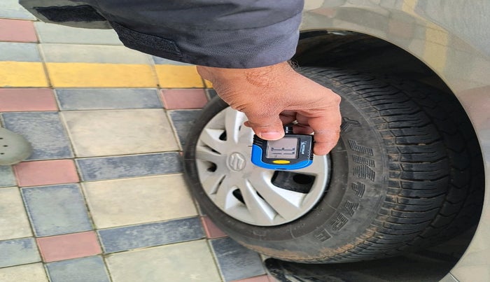 2014 Maruti Swift Dzire VXI, Petrol, Manual, 58,173 km, tyre