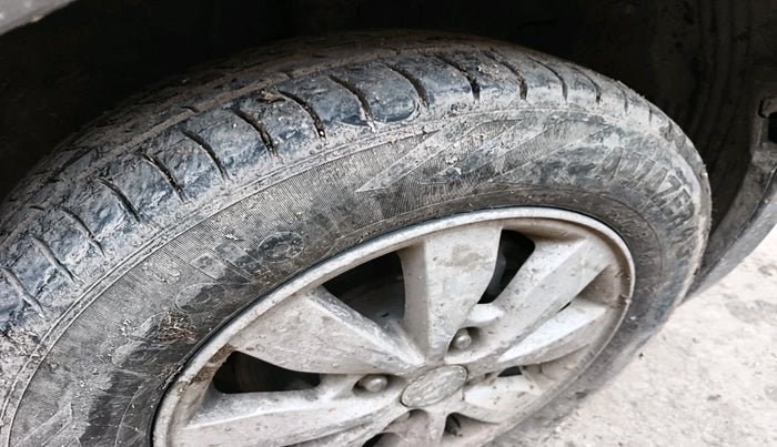 2013 Hyundai i20 SPORTZ 1.2, Petrol, Manual, 69,108 km, tyre