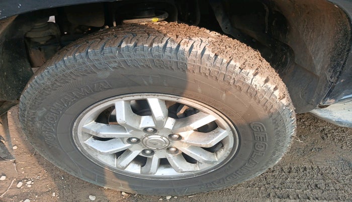 2016 Mahindra TUV300 T8 AMT, Diesel, Automatic, 57,840 km, tyre