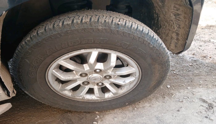 2016 Mahindra TUV300 T8 AMT, Diesel, Automatic, 57,840 km, tyre