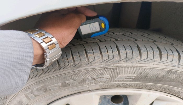 2019 Maruti Swift VXI, Petrol, Manual, 84,378 km, tyre