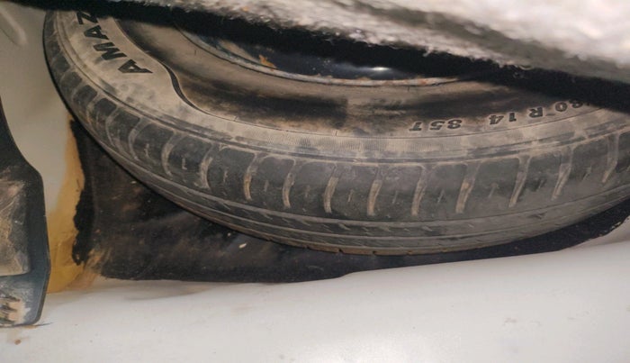 2019 Maruti Swift VXI, Petrol, Manual, 84,378 km, tyre