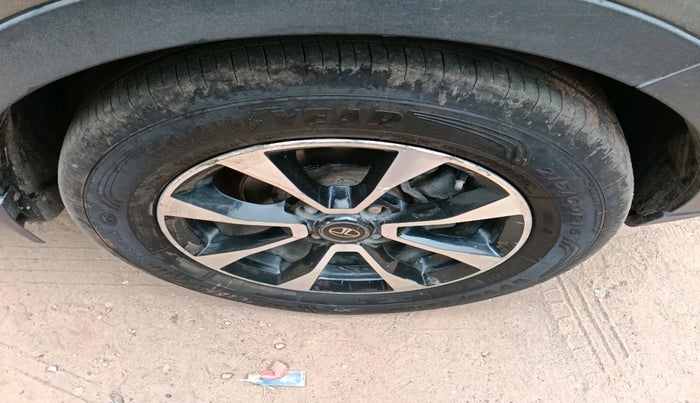 2021 Tata NEXON XZA PLUS (O) DIESEL, Diesel, Automatic, 1,57,601 km, tyre