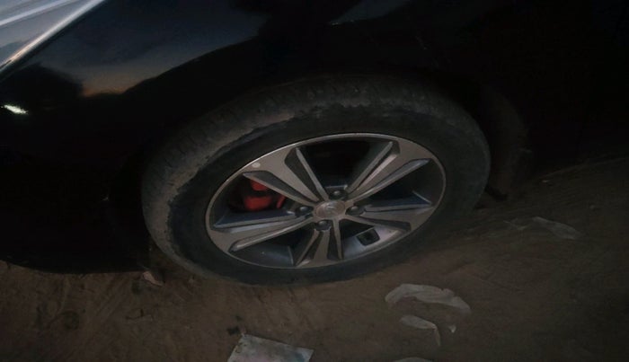 2018 Hyundai Verna 1.6 CRDI SX + AT, Diesel, Automatic, 88,766 km, tyre