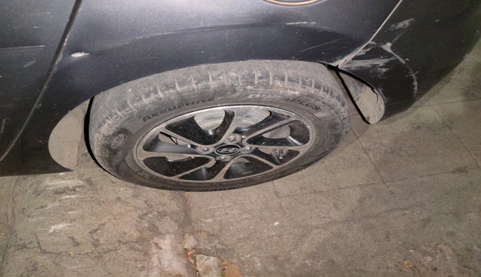 2017 Hyundai Grand i10 ASTA U2 1.2 CRDI, Diesel, Manual, 1,06,956 km, tyre