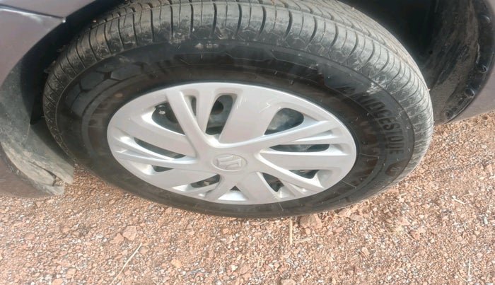 2014 Maruti Swift VXI, Petrol, Manual, 63,754 km, tyre