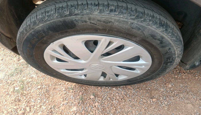 2014 Maruti Swift VXI, Petrol, Manual, 63,754 km, tyre