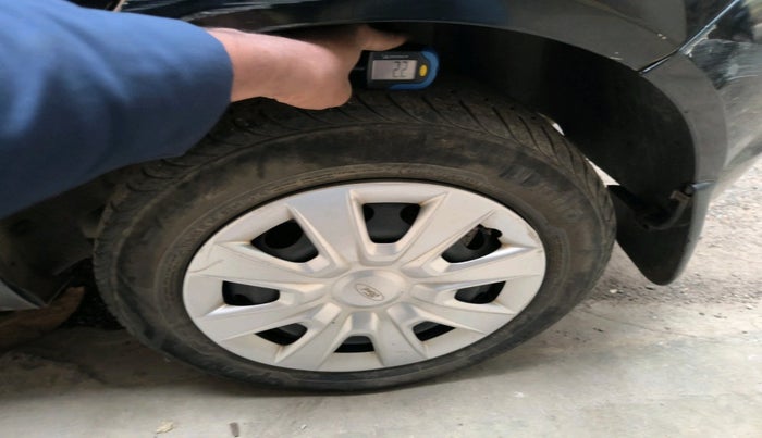 2015 Ford Figo EXI 1.4 DIESEL, Diesel, Manual, 1,69,647 km, tyre